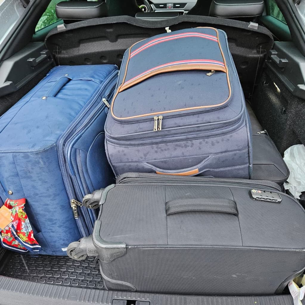 En mi taxi para peregrinos nos encargamos de su equipaje